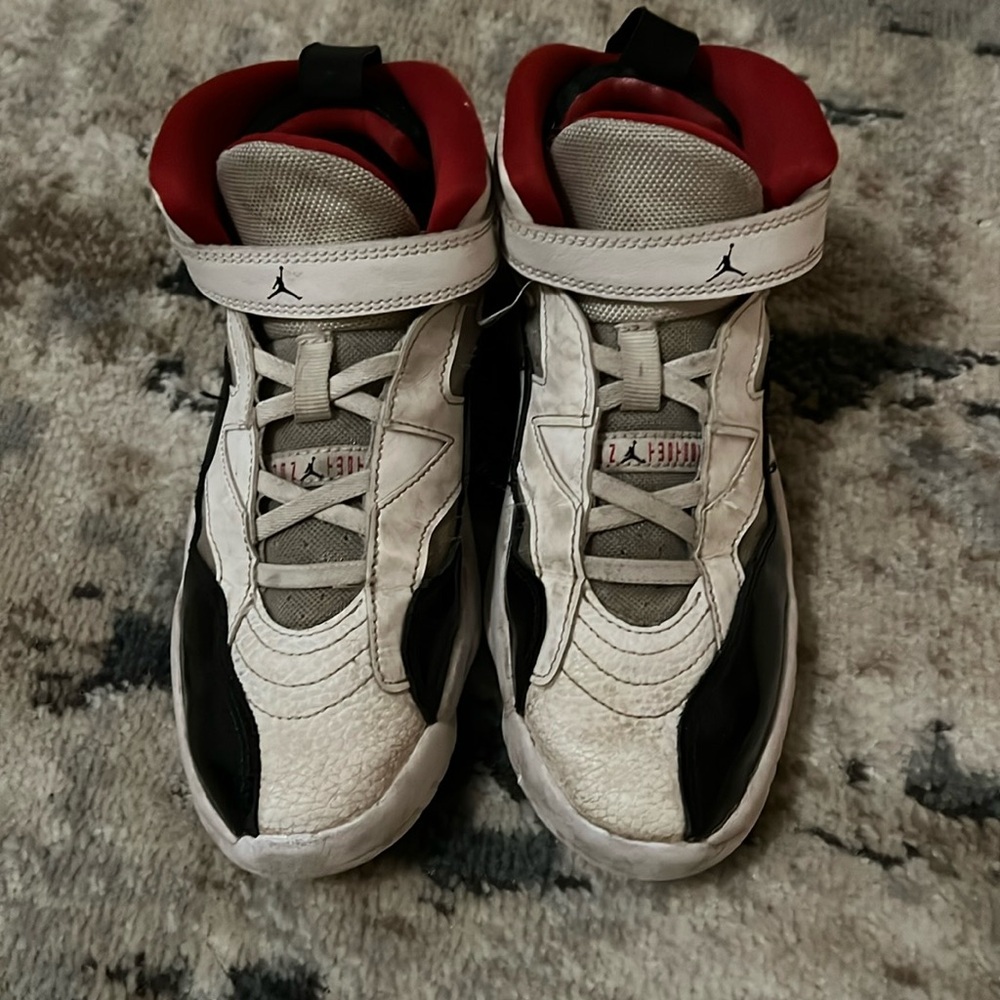 Little boys Jordan Jumpman sneakers size youth 3